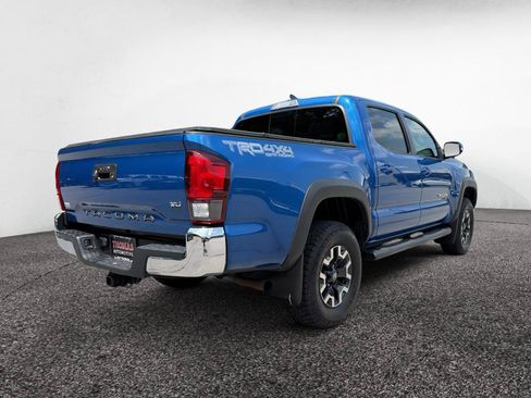 Used 2018 Toyota Tacoma TRD Off-Road AWD/4WD image 7