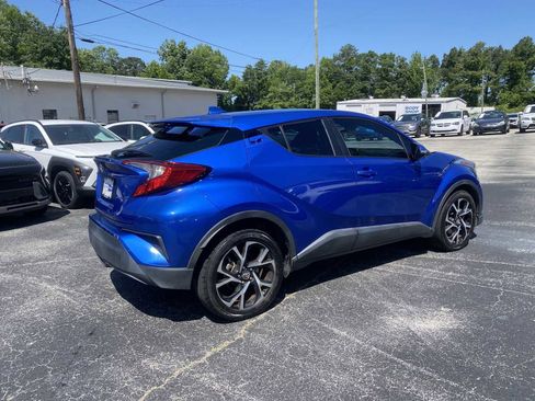 Used 2018 Toyota C-HR XLE image 5
