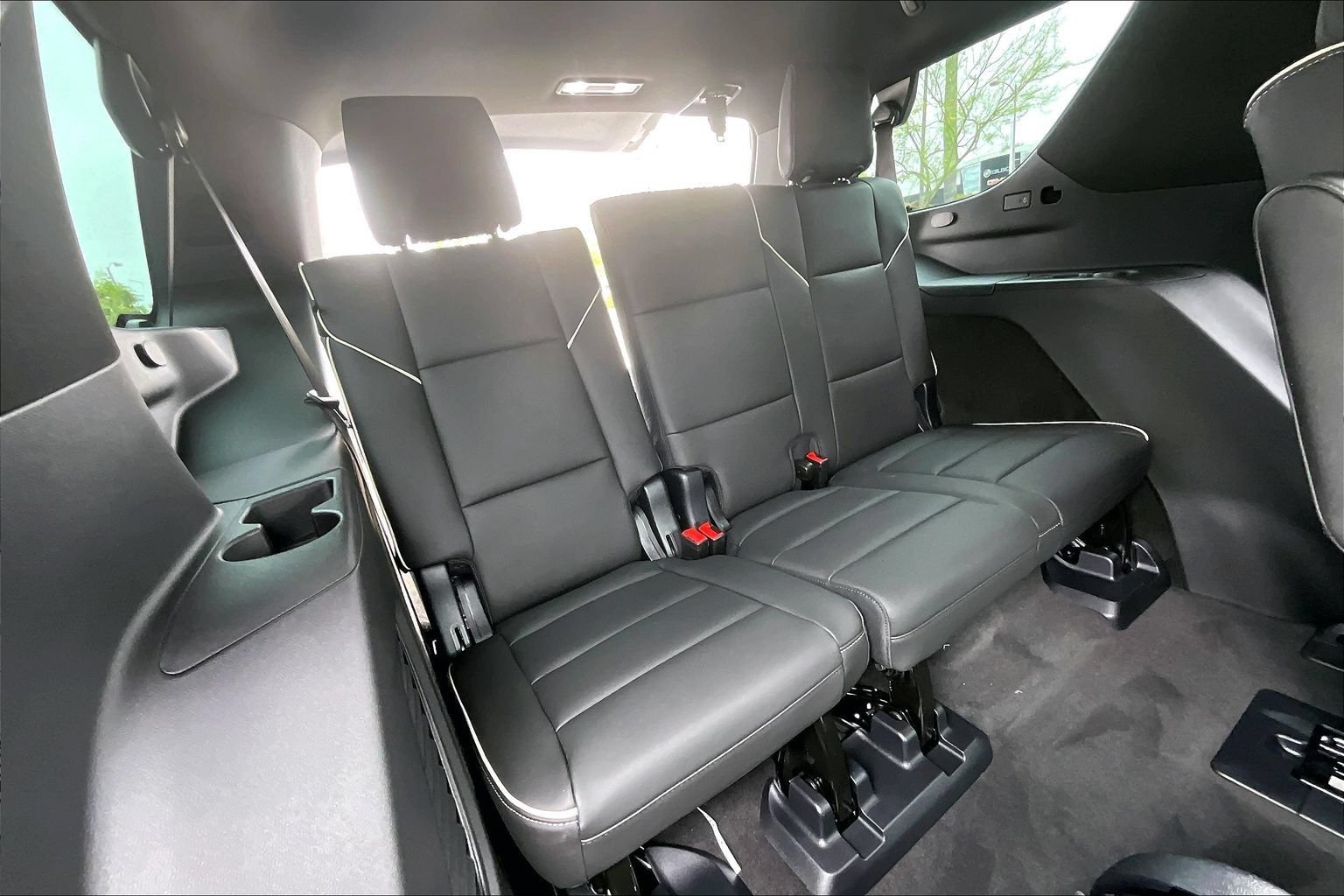 New 2026 Cadillac Escalade Luxury w/ LPO, Floor Liner Package AWD/4WD image 27