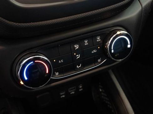 Used 2023 Chevrolet TrailBlazer LT FWD image 23