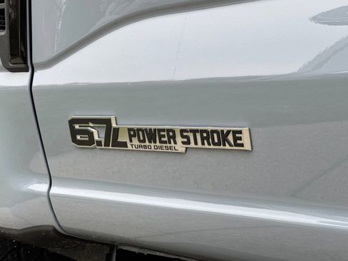 New 2026 Ford F250 Lariat w/ Black Appearance Package image 8