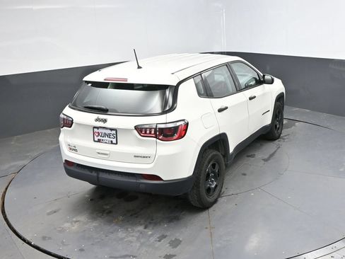 Used 2017 Jeep Compass Sport w/ Cold Weather Group AWD/4WD image 36