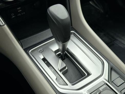 Used 2020 Subaru Forester Premium image 32