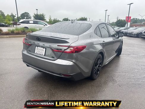 Used 2025 Toyota Camry SE w/ Convenience Package FWD image 9