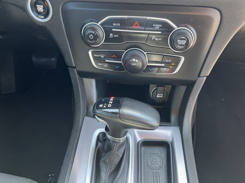 Used 2022 Dodge Charger SXT RWD image 18