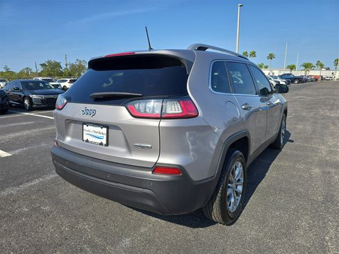 Used 2021 Jeep Cherokee Latitude Plus image 4