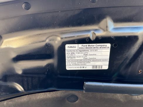 Used 2019 Ford Explorer XLT image 24