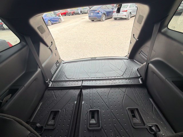 Used 2023 Chevrolet Traverse Premier w/ LPO, Floor Liner Package AWD/4WD image 46
