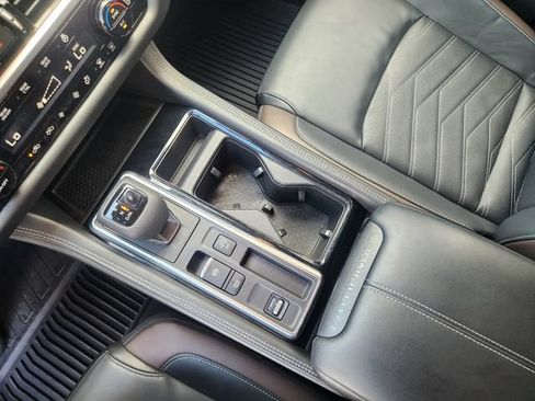 Used 2023 Nissan Pathfinder Platinum FWD image 22