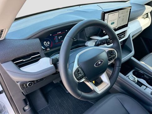 New 2026 Ford Explorer Active RWD image 6