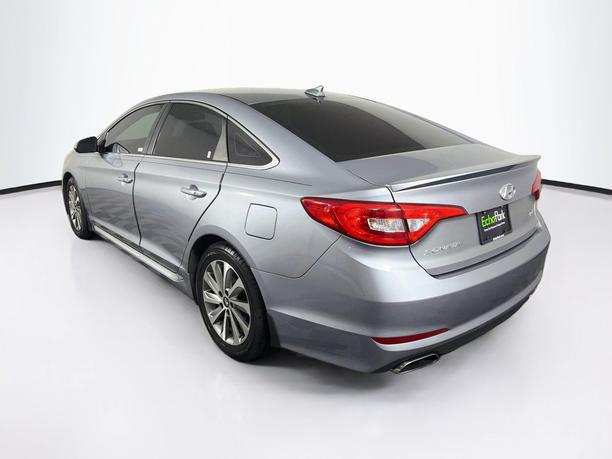 Used 2016 Hyundai Sonata Sport w/ Option Group 02 FWD image 5