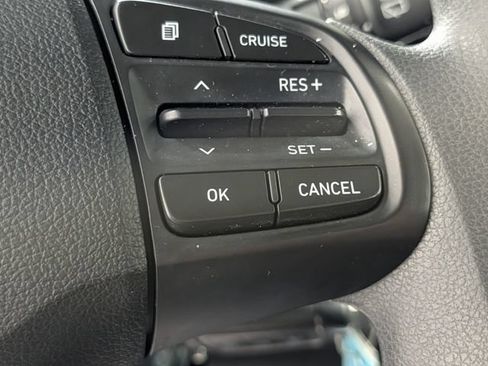 Used 2020 Hyundai Venue SEL FWD image 20
