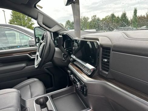 Used 2025 Chevrolet Silverado 2500 LT w/ Trail Boss Package AWD/4WD image 19