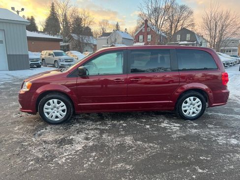 Used 2015 Dodge Grand Caravan SE w/ Quick Order Package 29E SE image 2