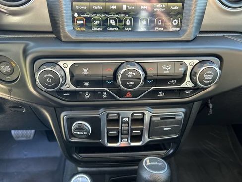 Used 2022 Jeep Gladiator Sport AWD/4WD image 21