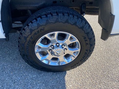 Used 2024 RAM 2500 Laramie AWD/4WD image 25