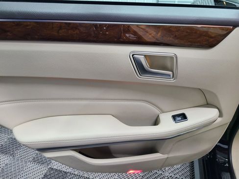 Used 2014 Mercedes-Benz E 350 4MATIC Sedan image 37