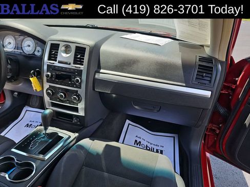 Used 2010 Chrysler 300 Touring Plus RWD image 28