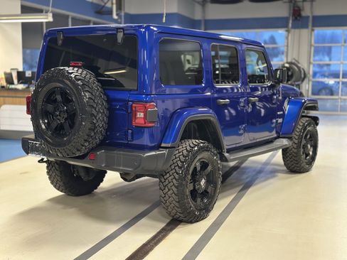 Used 2018 Jeep Wrangler Unlimited Sahara w/ Dual Top Group image 4