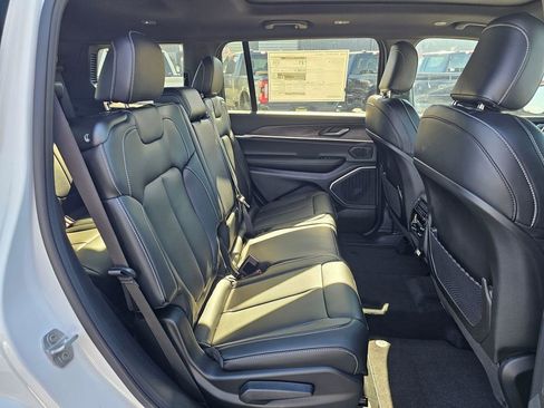 New 2025 Jeep Grand Cherokee L Limited w/ Black Appearance Package image 14