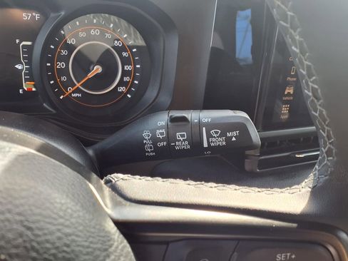 Used 2025 Jeep Wrangler Willys image 21