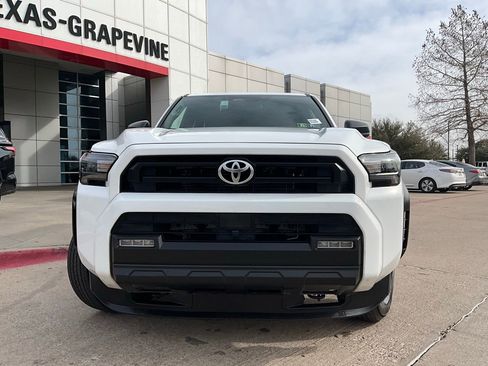 Used 2025 Toyota 4Runner SR5 image 3