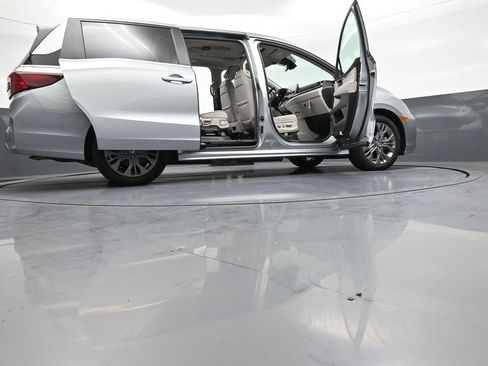 Certified 2025 Honda Odyssey Touring image 51