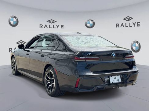 Certified 2025 BMW i7 eDrive50 w/ M Sport Package RWD image 9