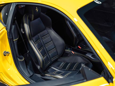 Used 2011 Ferrari 458 Italia Coupe RWD image 35