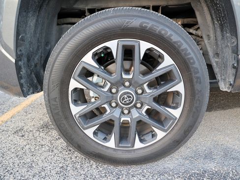 Used 2024 Toyota Tundra Limited AWD/4WD image 15