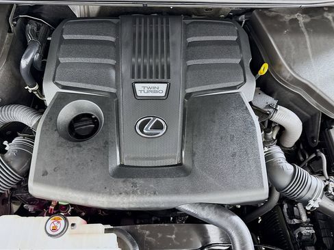 Used 2025 Lexus GX 550 image 32