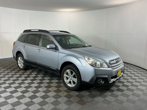 Used 2013 Subaru Outback 2.5i Premium AWD/4WD image 3