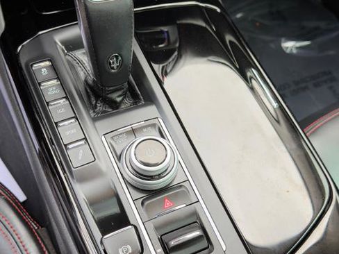 Used 2022 Maserati Levante GT image 29