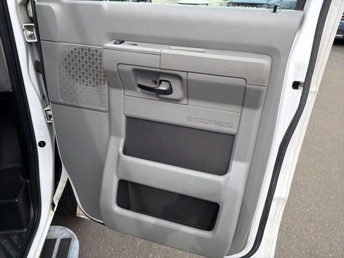 Used 2013 Ford E-250 and Econoline 250 w/ PWR Group image 11