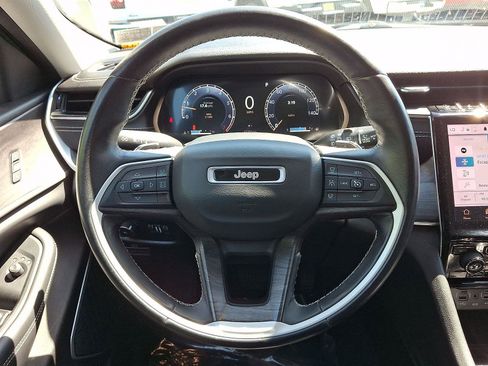 Used 2021 Jeep Grand Cherokee L Limited w/ MOPAR Finishing Package AWD/4WD image 19