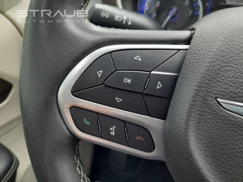 Used 2023 Chrysler Voyager LX FWD image 14