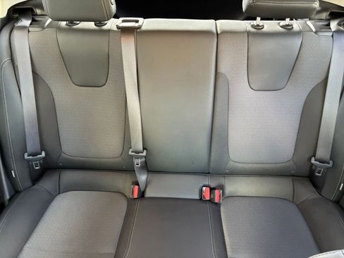 Used 2025 Buick Encore GX Preferred image 37