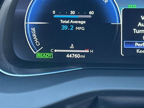 Used 2023 Toyota Venza Limited image 35