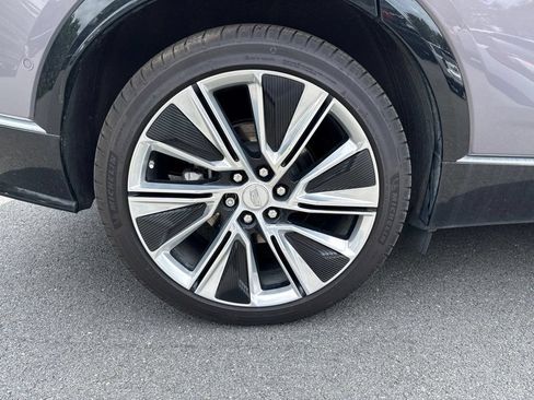 Used 2025 Cadillac Lyriq Luxury w/ LPO, Floor Liner Package AWD/4WD image 9
