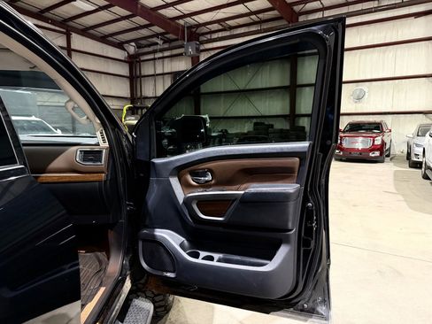 Used 2019 Nissan Titan Platinum Reserve w/ Platinum Utility Package image 24