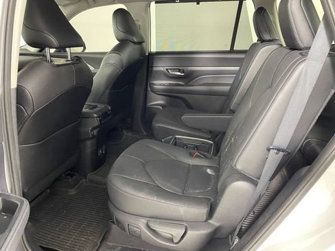 Used 2024 Toyota Grand Highlander AWD image 11