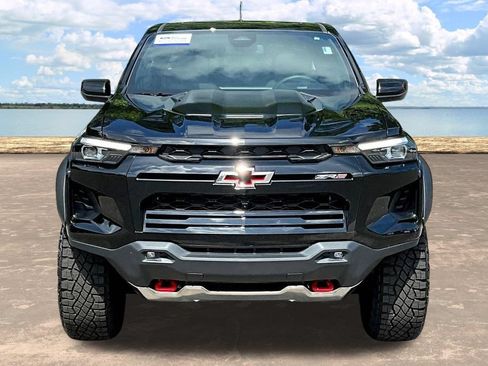 Used 2025 Chevrolet Colorado ZR2 w/ Technology Package AWD/4WD image 2