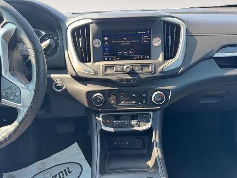 Used 2024 GMC Terrain SLE FWD image 11