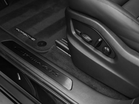 New 2026 Porsche Cayenne GTS image 31