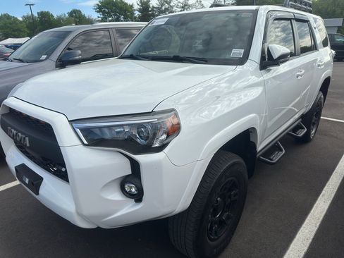 Used 2023 Toyota 4Runner SR5 Premium AWD/4WD image 3