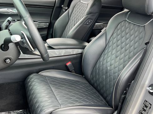 Used 2025 Genesis GV70 3.5T Sport w/ Sport Advanced Package image 16