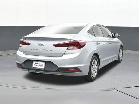 Used 2020 Hyundai Elantra SE w/ Convenience Package (C2) image 13