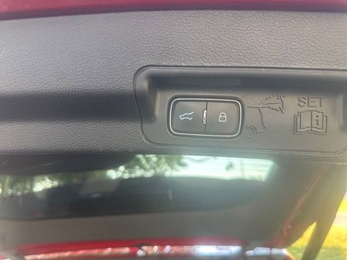 Used 2020 Ford Explorer Limited AWD/4WD image 22