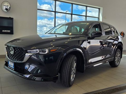 New 2025 MAZDA CX-5 AWD 2.5 S w/ Preferred Package image 3