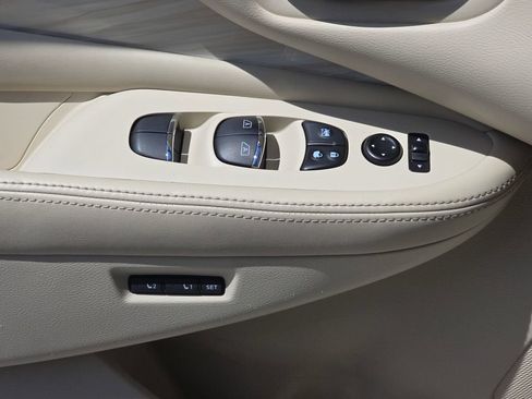 Used 2015 Nissan Murano Platinum FWD image 31